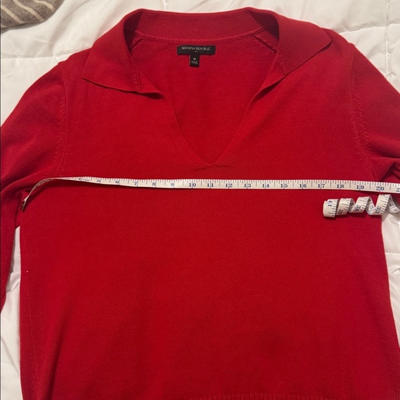 Banana Republic Red V-Neck Sweater Fitted Knit - Picture 2 of 2